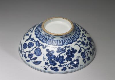 图片[3]-Bowl with flowers and fruit of the four seasons in underglaze blue, Ming dynasty, Xuande reign (1426-1436)-China Archive